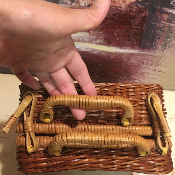 Vintage Doll wicker suitcase - Picture 4 of 9